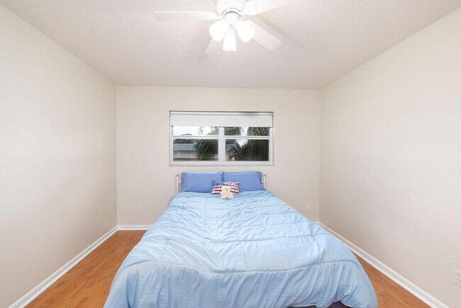 Building Photo - 18081 SE Country Club Dr