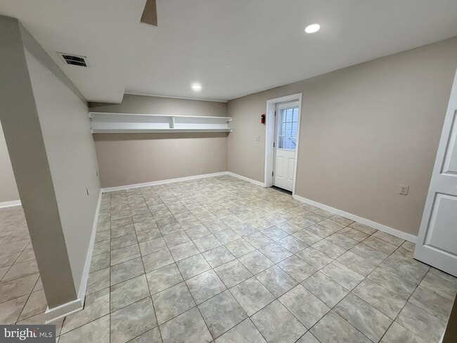 Building Photo - 9549 Fingerboard Rd