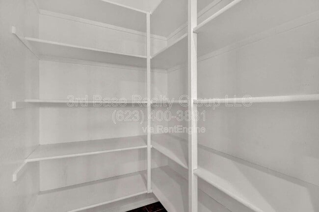 Building Photo - 20465 W Ridge Rd