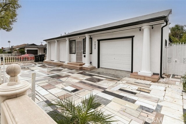 Building Photo - 7935 Hazeltine Ave