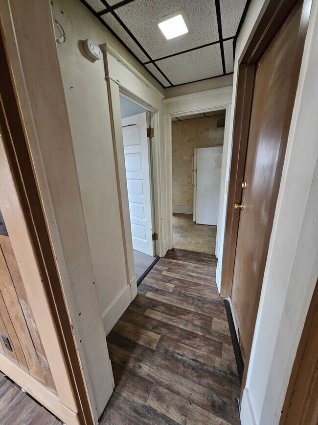 Building Photo - 1062 W 26th St