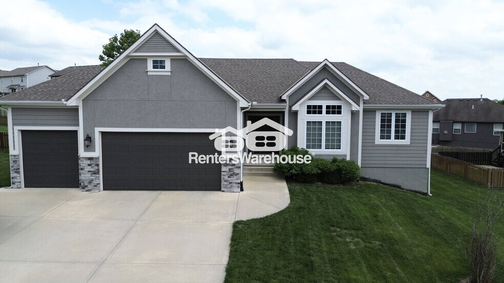 Building Photo - 1202 Ridge Tree Ln