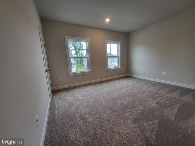 Building Photo - 1617 Phillips Dr
