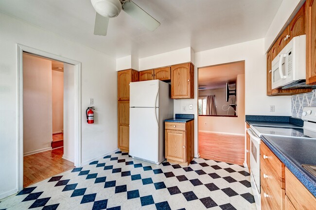 Building Photo - 811 Kings Croft Dr