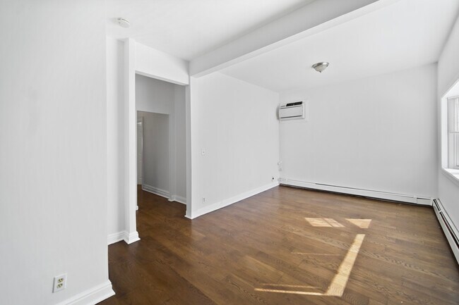 Building Photo - 278 Winfield Ave