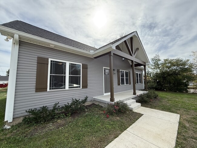 Building Photo - 1009 W Main St