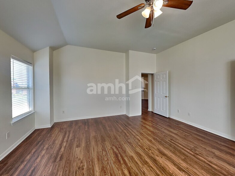 Building Photo - 2619 Hopkins Dr