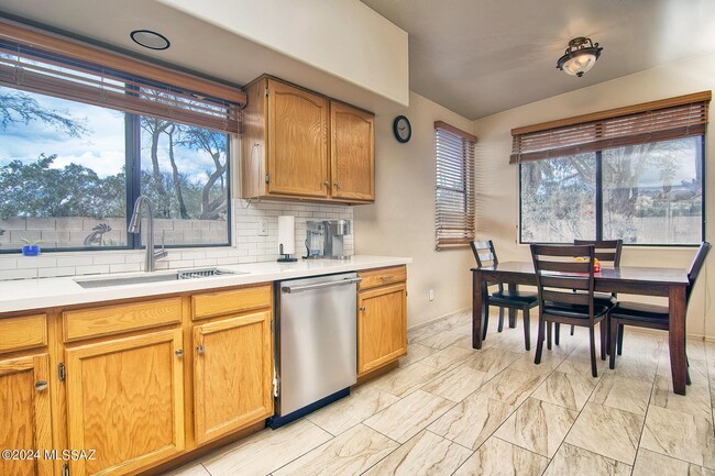 Building Photo - 11360 N Palmetto Dunes Ave