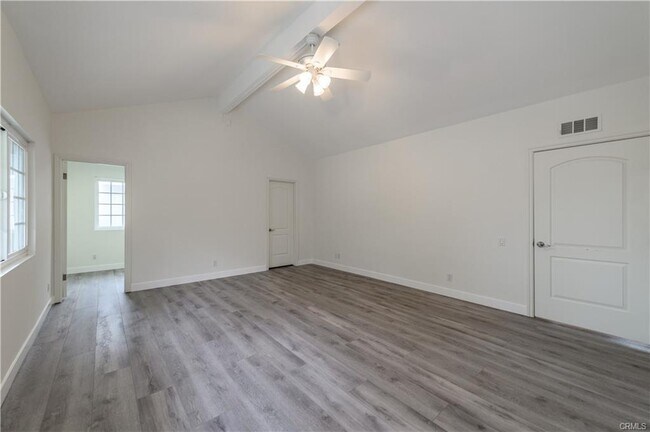 Building Photo - 27 Eden