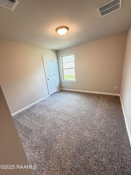 Building Photo - 112 Broussard Hl Dr