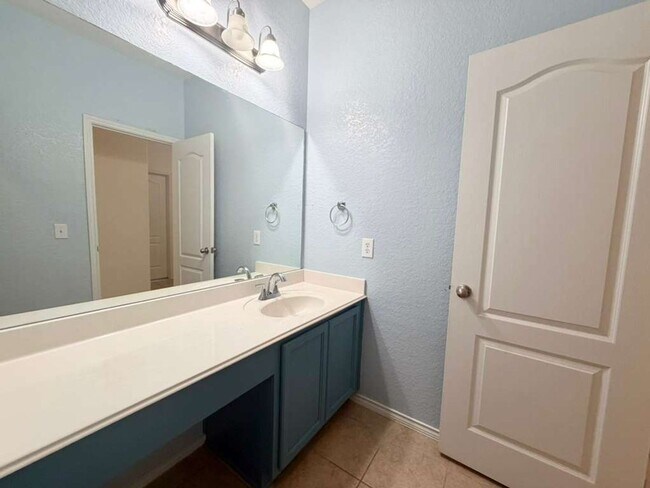 Building Photo - Discover Spacious One-Story Living in Mockingbird Heights!