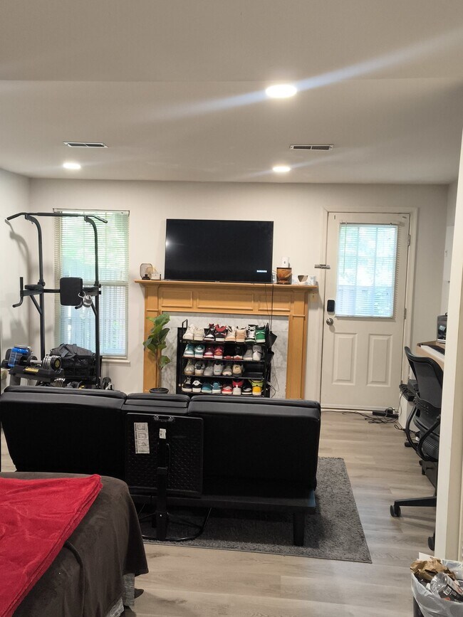 Building Photo - 1711 Vonnies View Ct