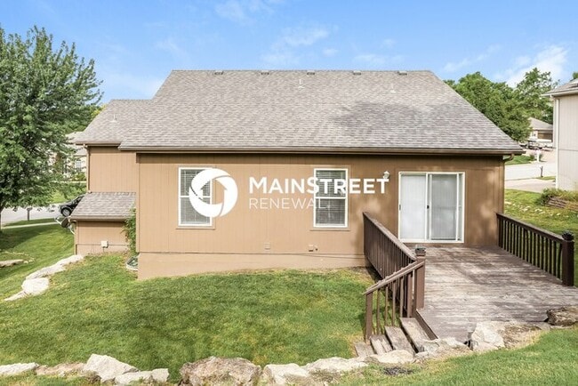 Building Photo - 5 Bedroom Pet-Friendly Home in Independence, MO with Main Street Renewal