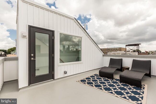 Building Photo - 1244 LeCount St