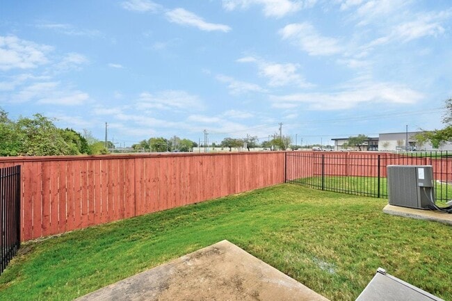 Building Photo - 1300 Catalan Rd