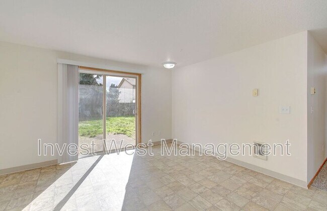 Building Photo - 14411 SE 7th St