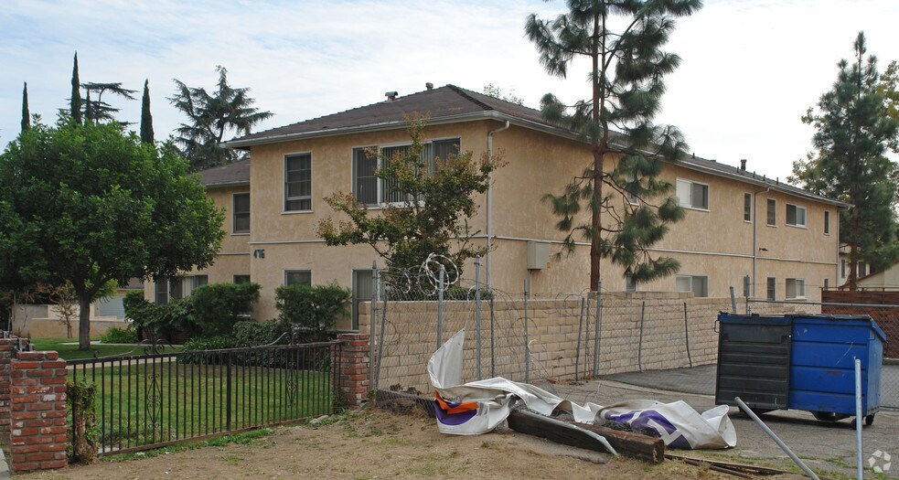 Building Photo - 476 Woodbury Rd
