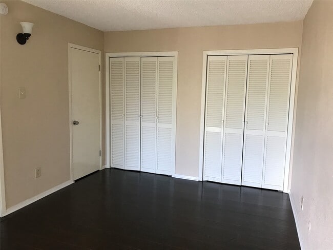Building Photo - 12029 Greenwood Forest Dr