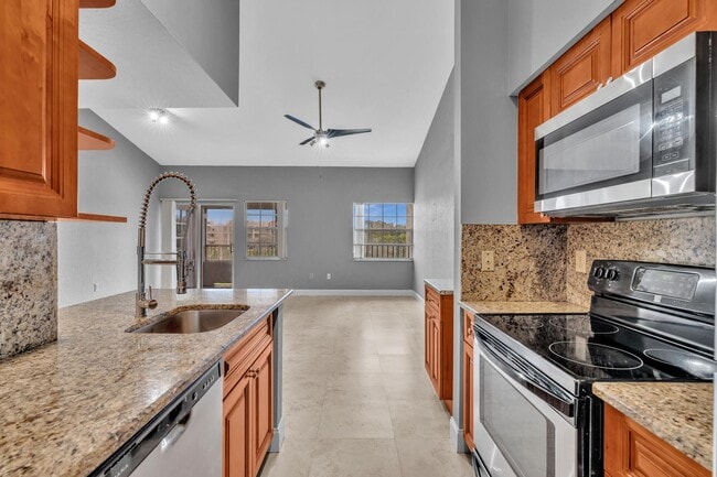 Building Photo - 2841 N Oakland Forest Dr