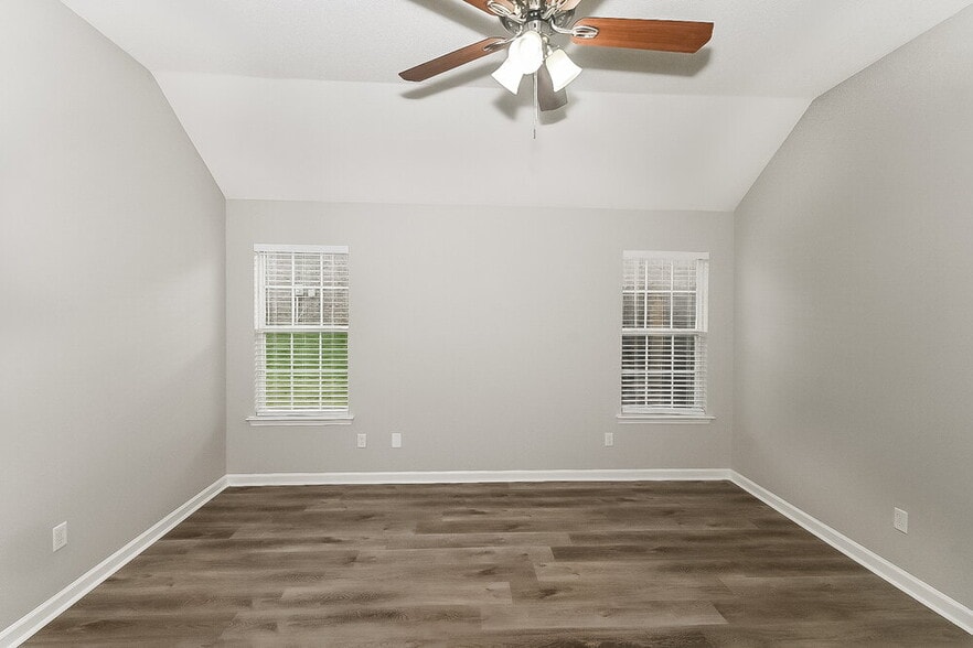 Building Photo - 5940 Keebler Dr W