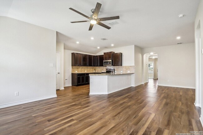 Building Photo - 6906 Quantum Lp