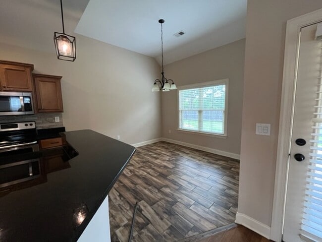 Building Photo - Renovated 4 Bedroom 2.5 Bath Home for Rent!