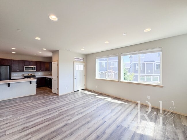Building Photo - 1060 Banyan St