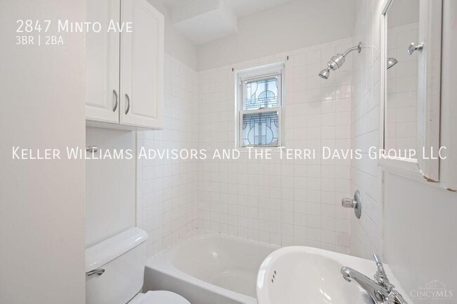 Building Photo - 2847 Minto Ave