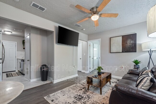 Building Photo - 151 Lawton St SW