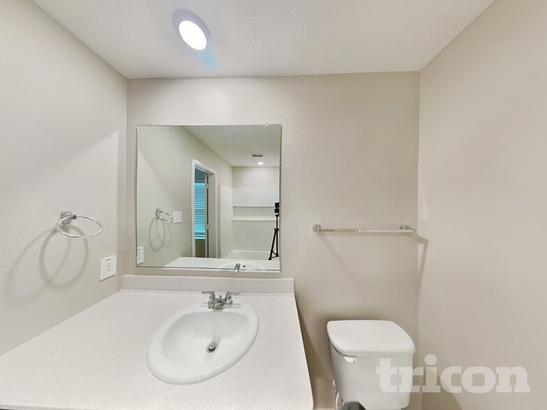 Building Photo - 2603 Khaju Grv