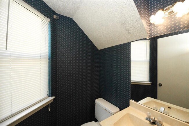 Building Photo - 12303 Deer Falls Dr