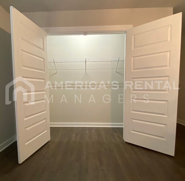 Building Photo - Home for Rent in Jemison, AL! Available to View!