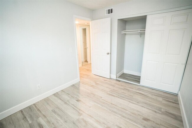 Building Photo - 11314 N 52nd St