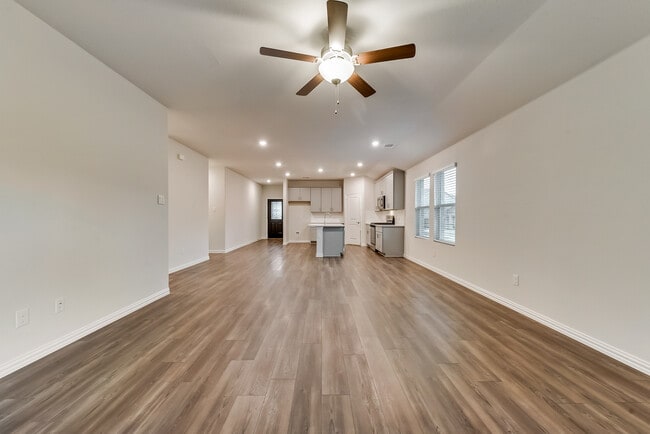 Building Photo - 208 Briarwood Ln
