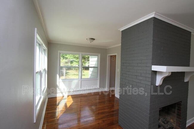 Building Photo - 115 1st Ave