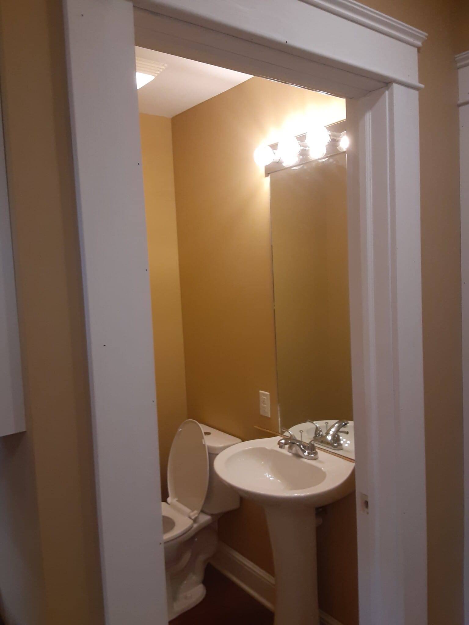 1/2 Bath - 126 Euclid Pl