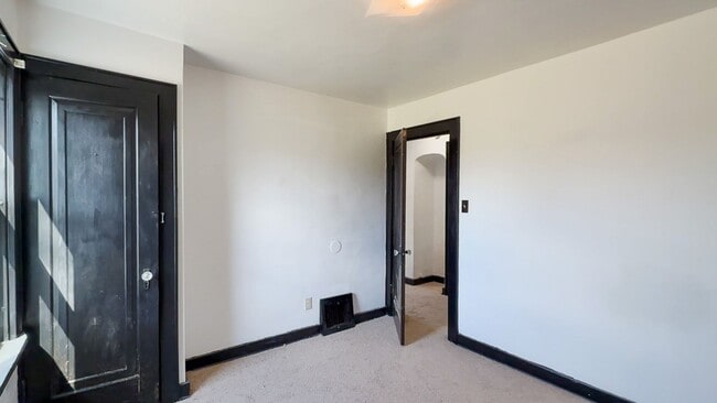 Building Photo - Trail St 223-225 W