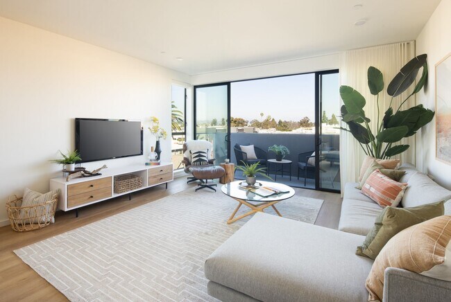 Interior Photo - FRAME Downtown Culver City