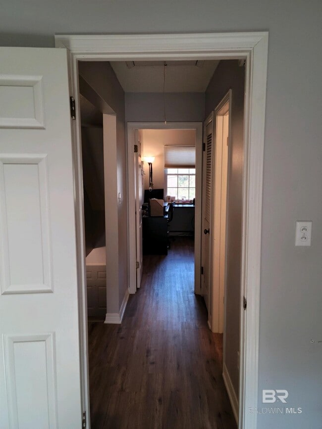 Building Photo - 1000 Dolive Springs Dr