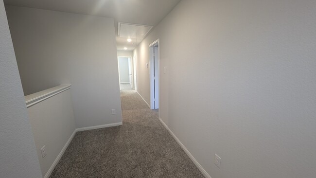 Building Photo - 411 Sandall St