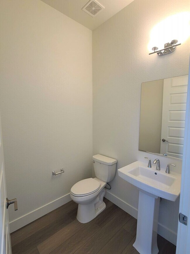 Building Photo - BEAUTIFUL BRAND NEW "NEXT-GEN" HOME W/ SOLAR & SIERRA VIEWS!!