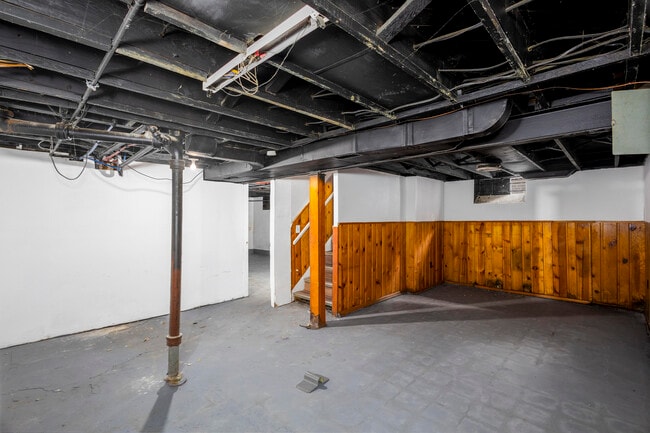Building Photo - 10724 McKinney St