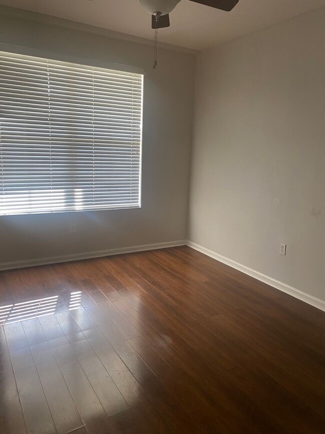 Building Photo - Baldwin Park: Gorgeous 2nd Floor Condo wit...