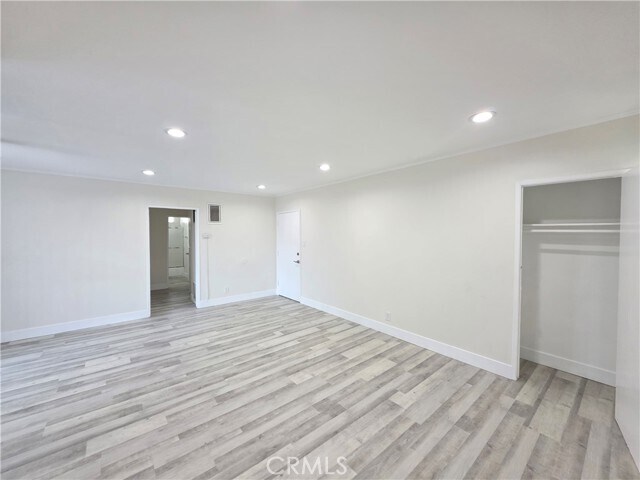 Building Photo - 14609 Saticoy St