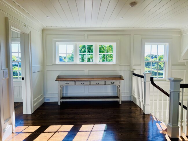 Building Photo - 3 Field Club Ln