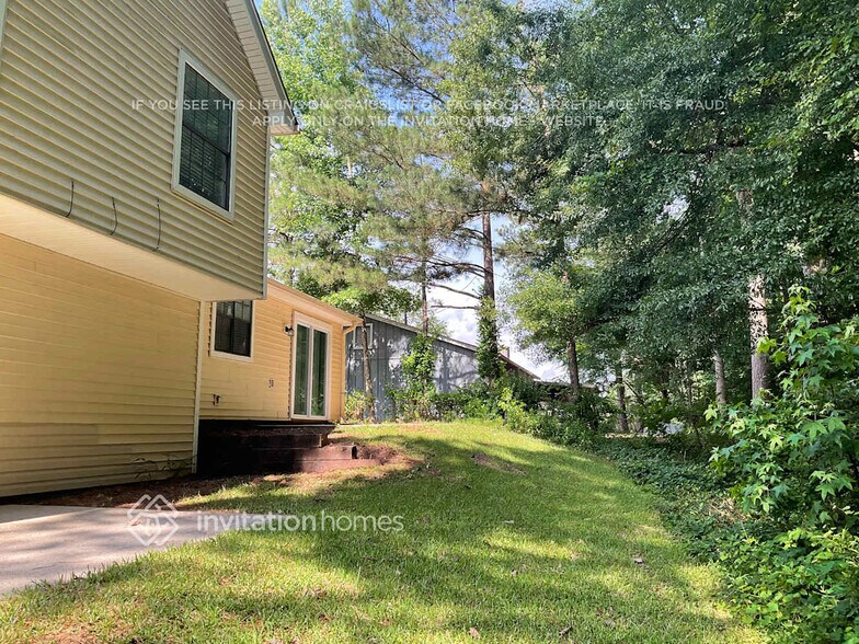 Building Photo - 2413 Leslie Brook Dr