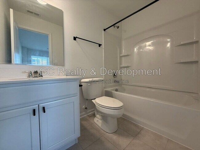 Building Photo - 249 Kingsport Dr