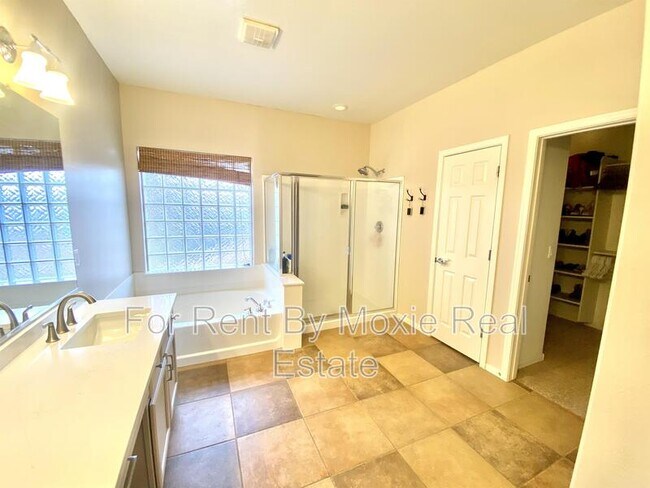 Building Photo - 44342 Yucca Ln