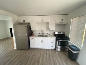 Building Photo - Newley Remodeled 2 BD 1 Ba with big lot