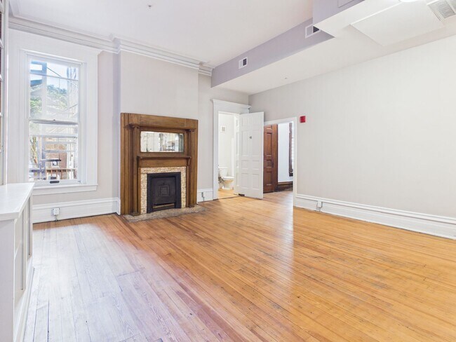 Building Photo - 7 E Franklin St